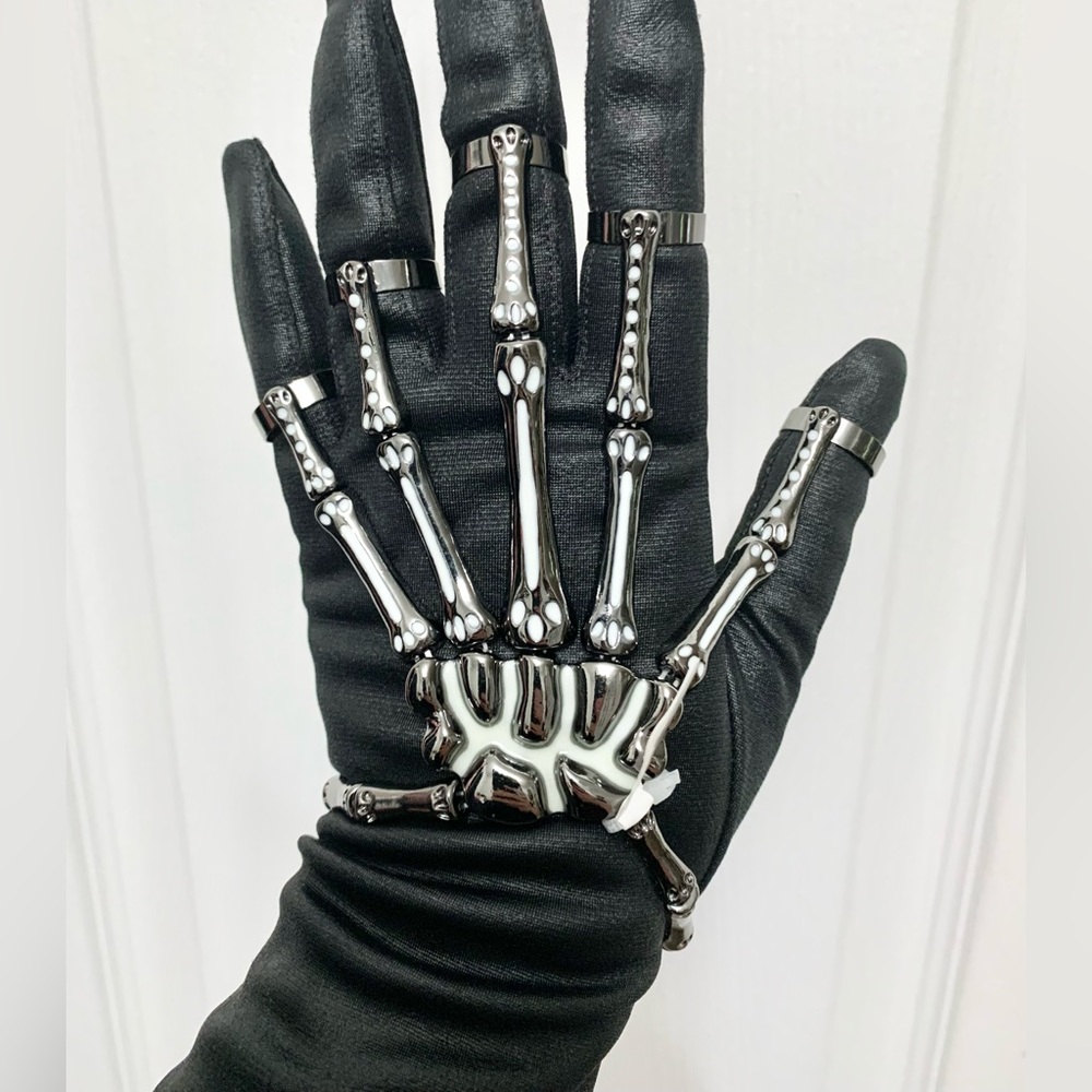 Torrid Skeleton Hand Cuff Glow in the Dark - 1X 2X - NEW - Picture 2 of 8